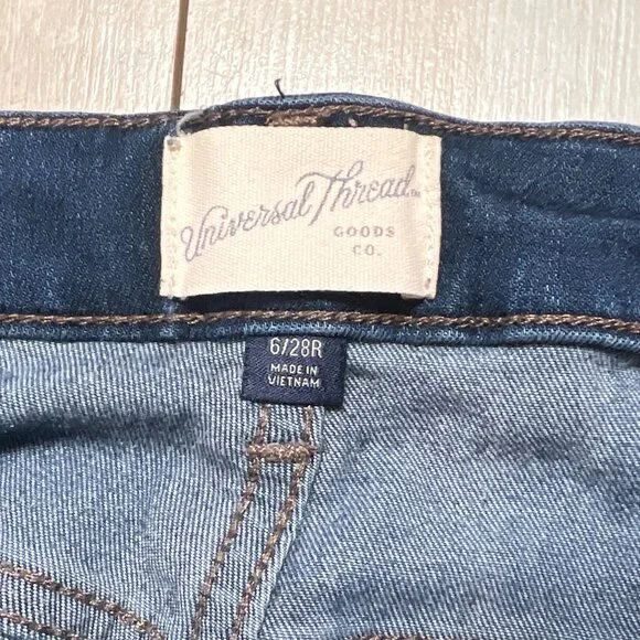 Universal Thread Jeans Size 6/28 R - Picture 3 of 5